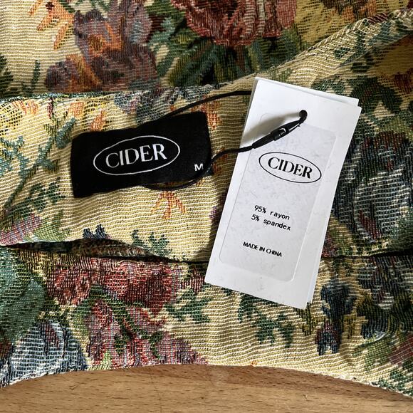 CIDER GRANDMA'S VINEYARD FLORAL TOP size M NWT - Picture 4 of 9